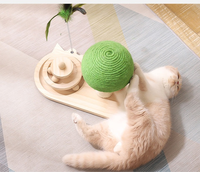 Katzenspielzeug aus Holz mit Sisal-Kratzpfosten & Spielbällen