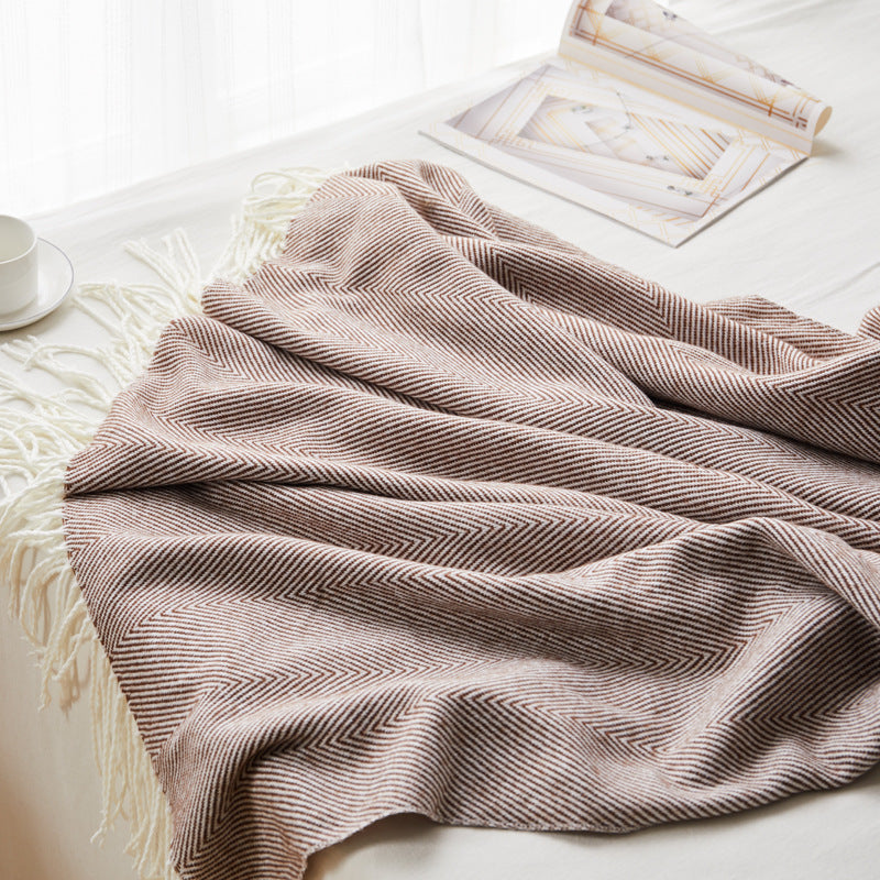 Kuschelige Acryl-Decke mit Fischgrätenmuster - Perfekt für Sofa und Bett